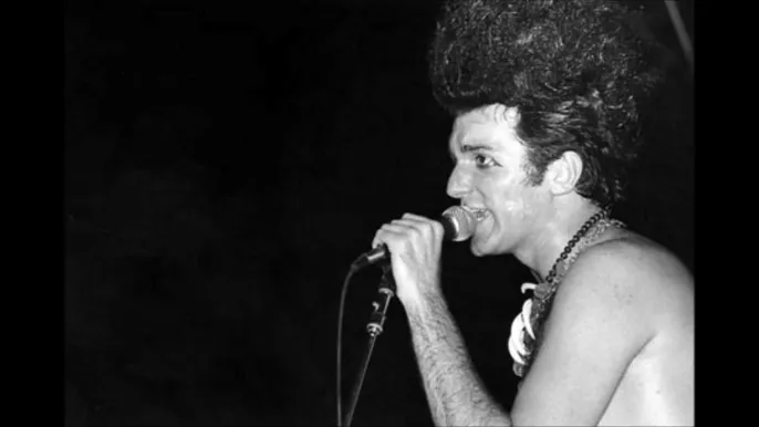 Dino Lee cantando